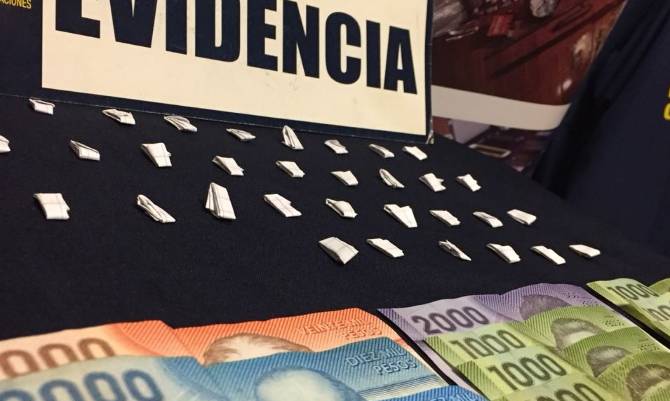 Madre e hija fueron detenidas por microtráfico en población Menzel de Valdivia