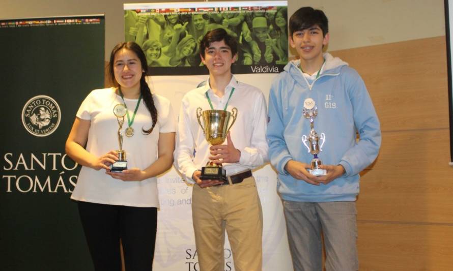 Futronino se quedó con primer lugar en competencia de inglés organizada por la UST