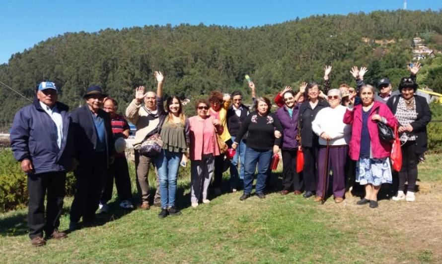 Con visita de adultos mayores de Lago Ranco culminó circuito patrimonial en Niebla, Corral y Mancera