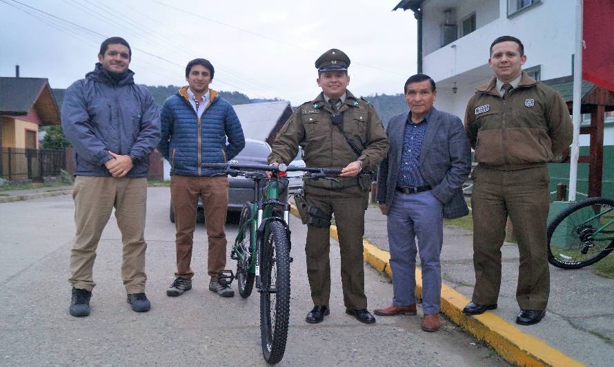 Portuaria Corral entregó dos bicicletas para apoyar patrullajes de carabineros