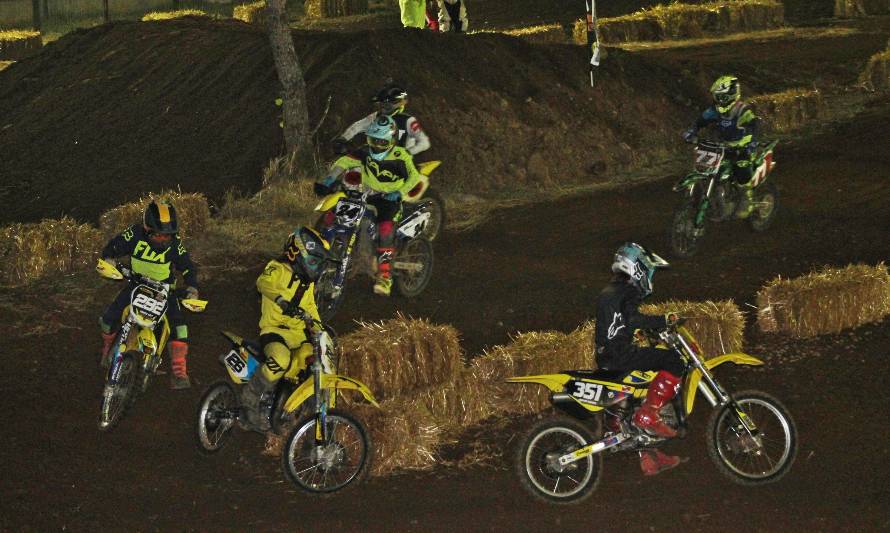 Amantes del deporte tuerca dieron vida a Supercross Nocturno en Los Lagos