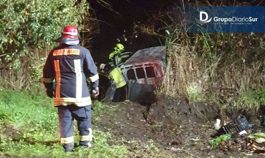 Camioneta sufrió accidente esta noche en Paillaco
