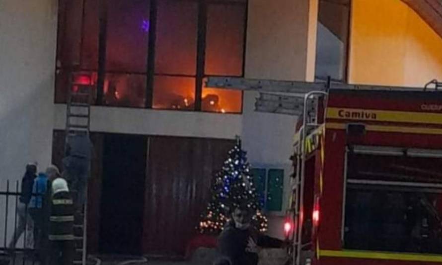 Iluminación del pesebre provocó amago de incendio en iglesia de Máfil