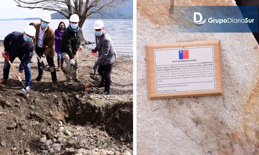 La primera piedra del proyecto turístico del borde costero de la playa Huequecura de Llifén fue instalada por autoridades y vecinos del sector. (Fotos de Municipalidad de Futrono).