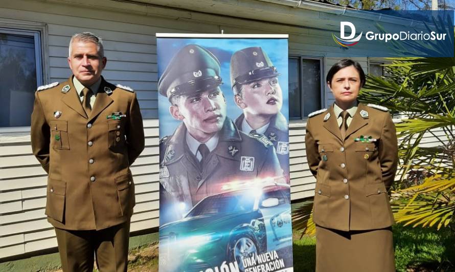 El coronel Gonzalo Araya del Departamento de Reclutamiento, junto a la comandante del Grupo Valdivia teniente coronel Carola Oyarzún. (Fotos cedidas).