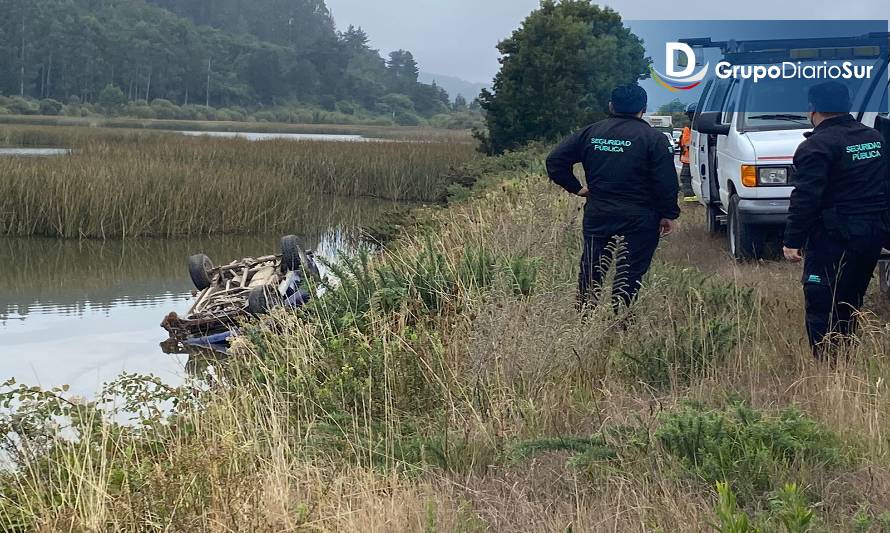 Accidente: Una camioneta volcó en la salida sur de Valdivia