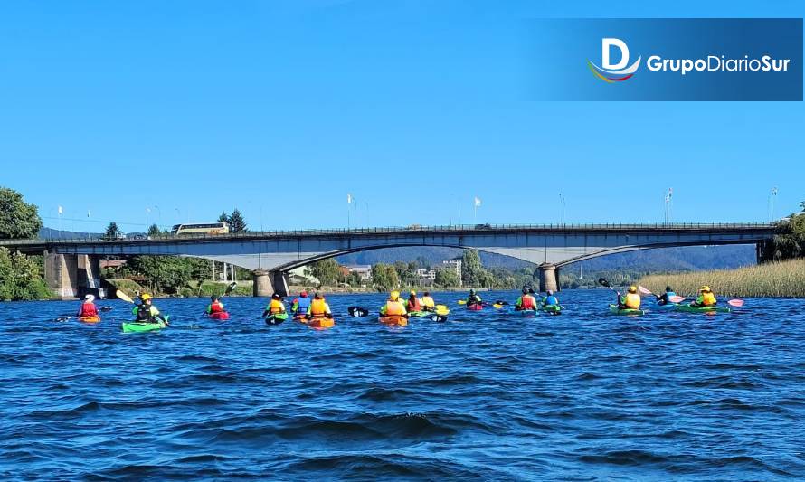 Kayakistas unieron Valdivia y Corral a golpes de remo