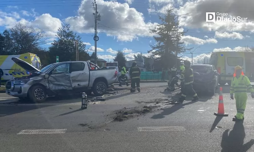 Valdivia: se reporta accidente vehicular a la altura de villa Cayumapu