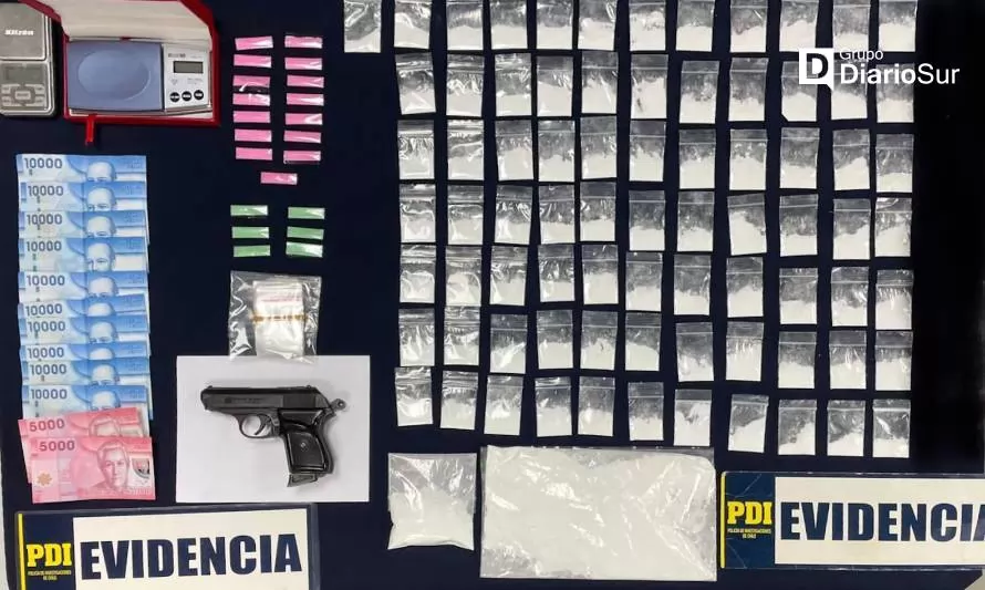 Detienen a hombre por tráfico de drogas y posesión de armas en Valdivia