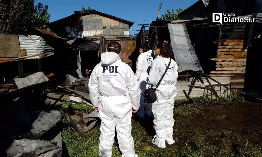 Encuentran cuerpo de una mujer al interior de vivienda siniestrada en Valdivia