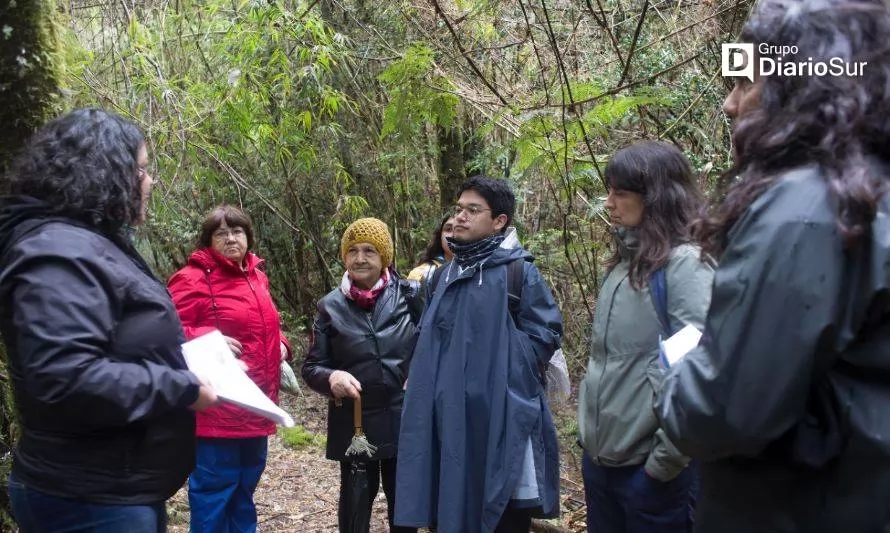 Dirigentes sociales de Valdivia se capacitan para promover el consumo responsable de agua potable