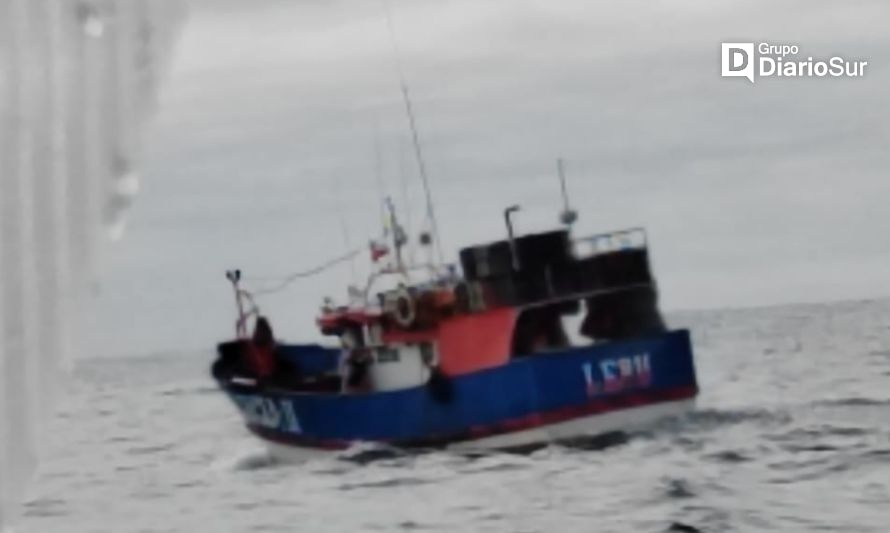 Pescadores de Valdivia denuncian disparos en líos con embarcaciones de otra región