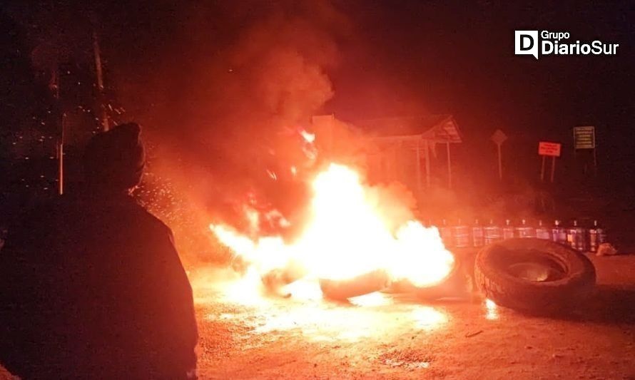 Vecinos de La Aguada, en la comuna de Corral, protestan por desabastecimiento de agua potable