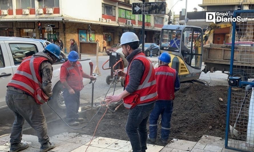 Renovación de redes de agua potable frente a Plaza de la República llega a su fin