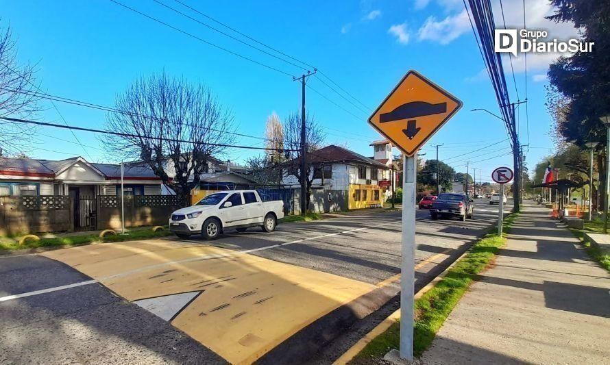 Anuncian instalación de diez lomos de toro en transitadas calles de Valdivia