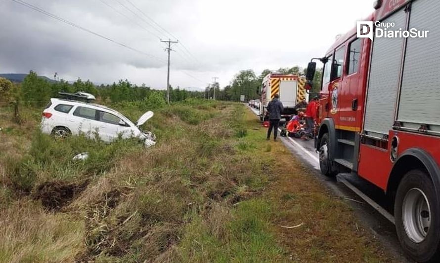 Accidente y volcamiento en ruta Futrono-Los Lagos