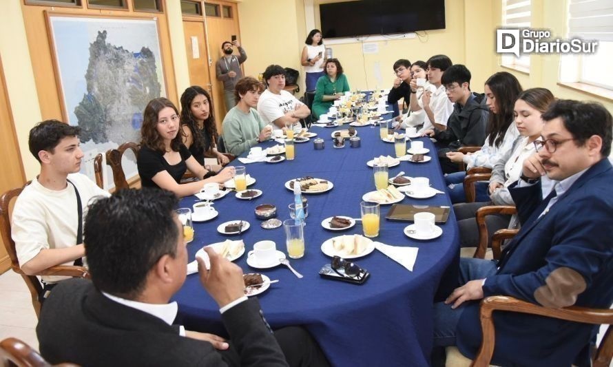 Reconocen a estudiantes de Los Ríos por sus logros académicos