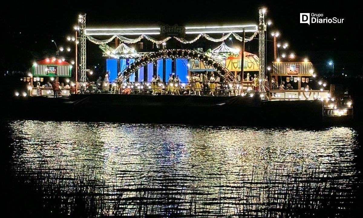 Conoce a las embarcaciones ganadoras de la tradicional Noche Valdiviana 2024