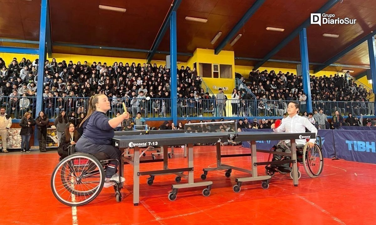 Medallista parapanamericana paleteó en el Colegio Teniente Merino