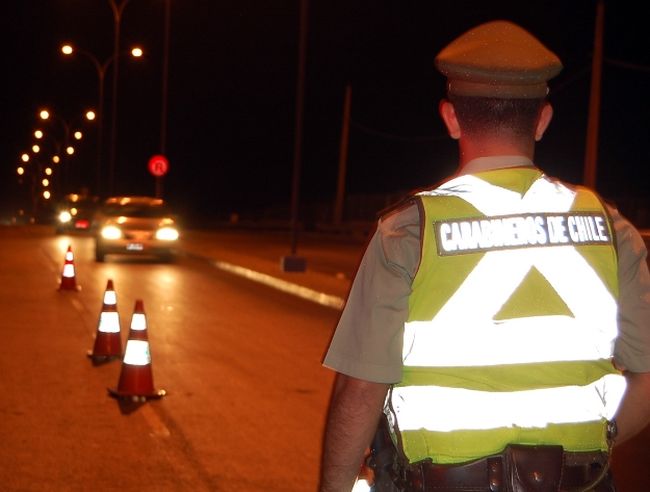 Conductor quiso evitar control policial y atropelló a Carabinero